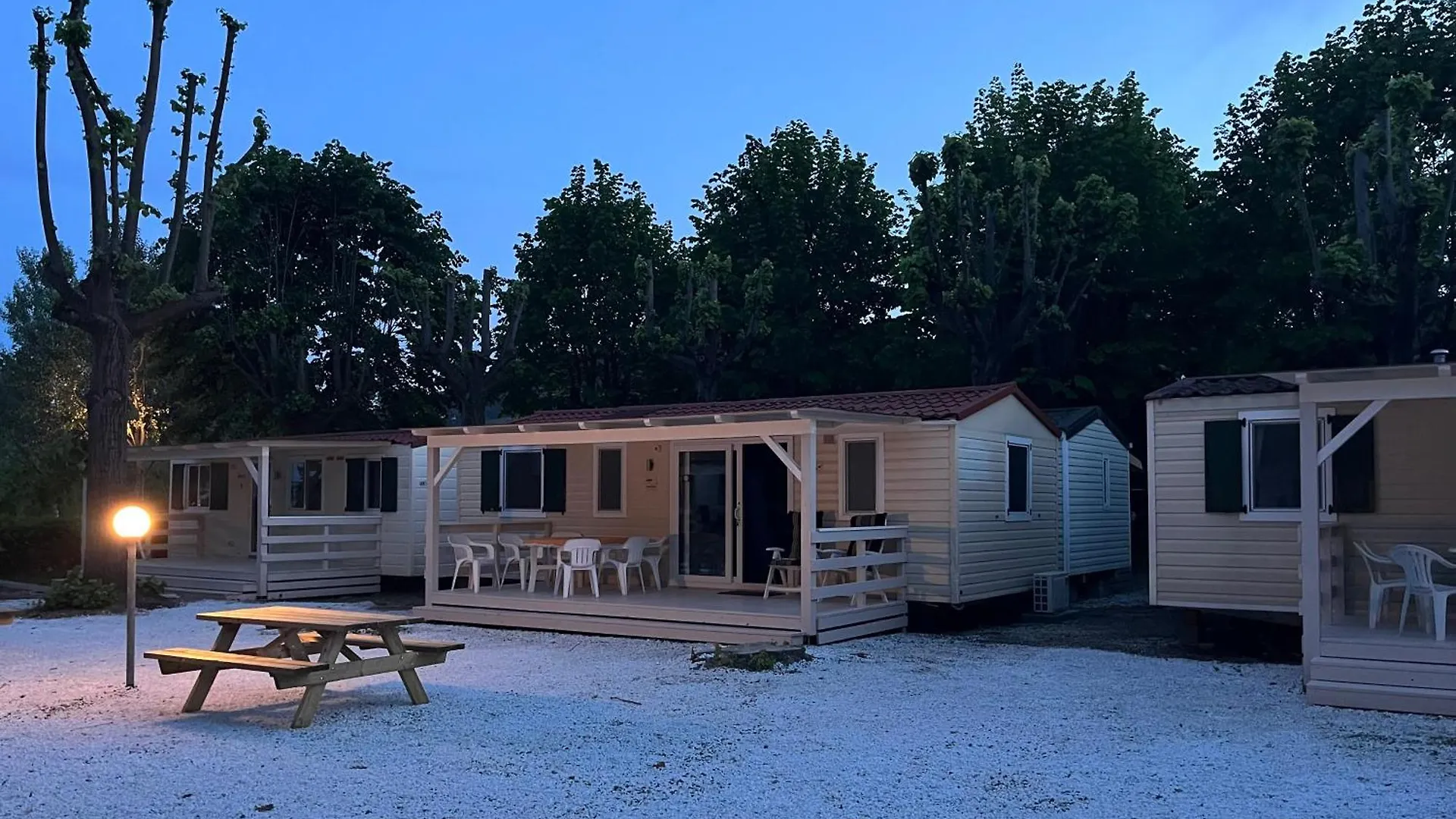 Chalet Camping River Italie Met 2 Slaapkamers Ameglia